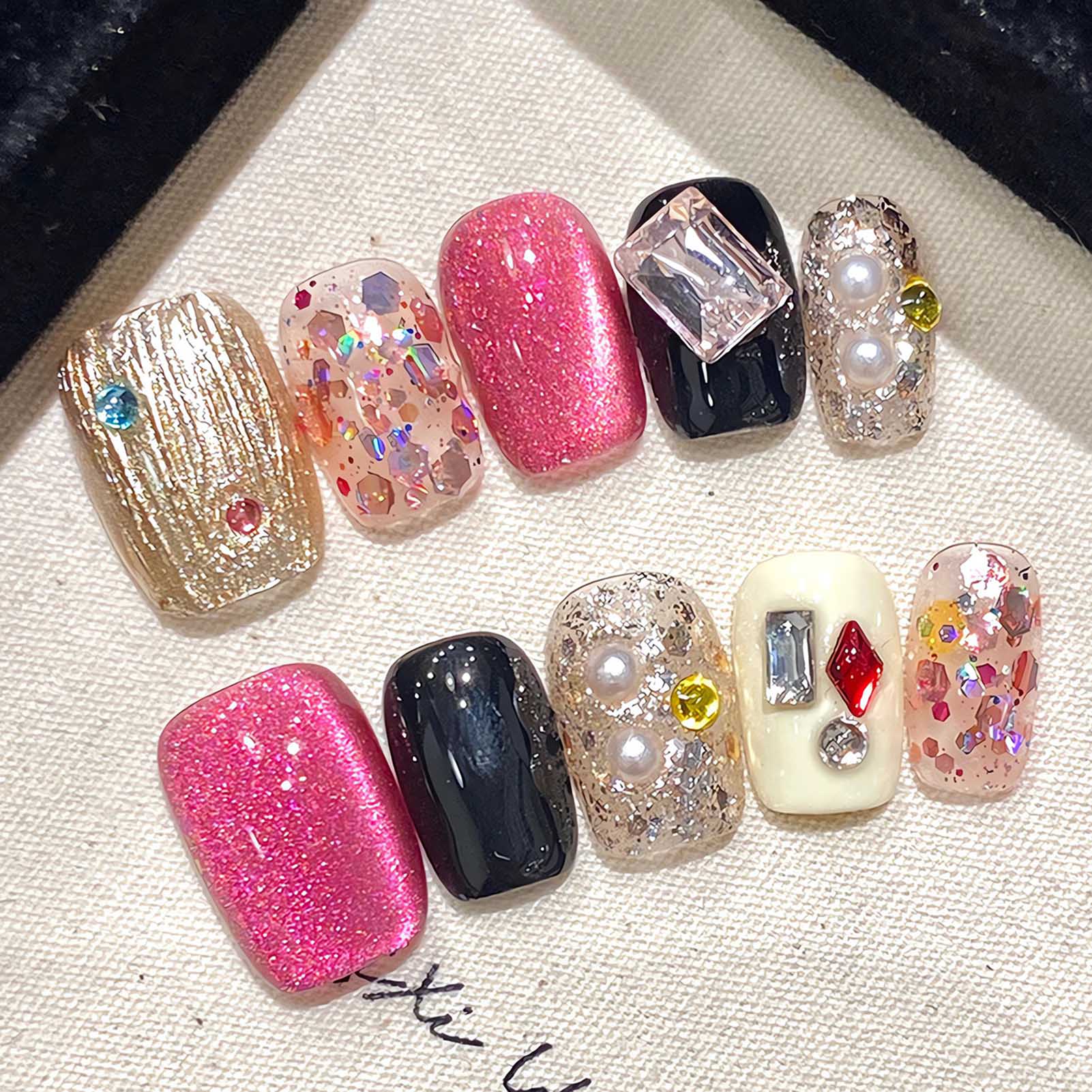 Handmade Press on Nails Glitte - đánh giá và giá Nail Art Gliter