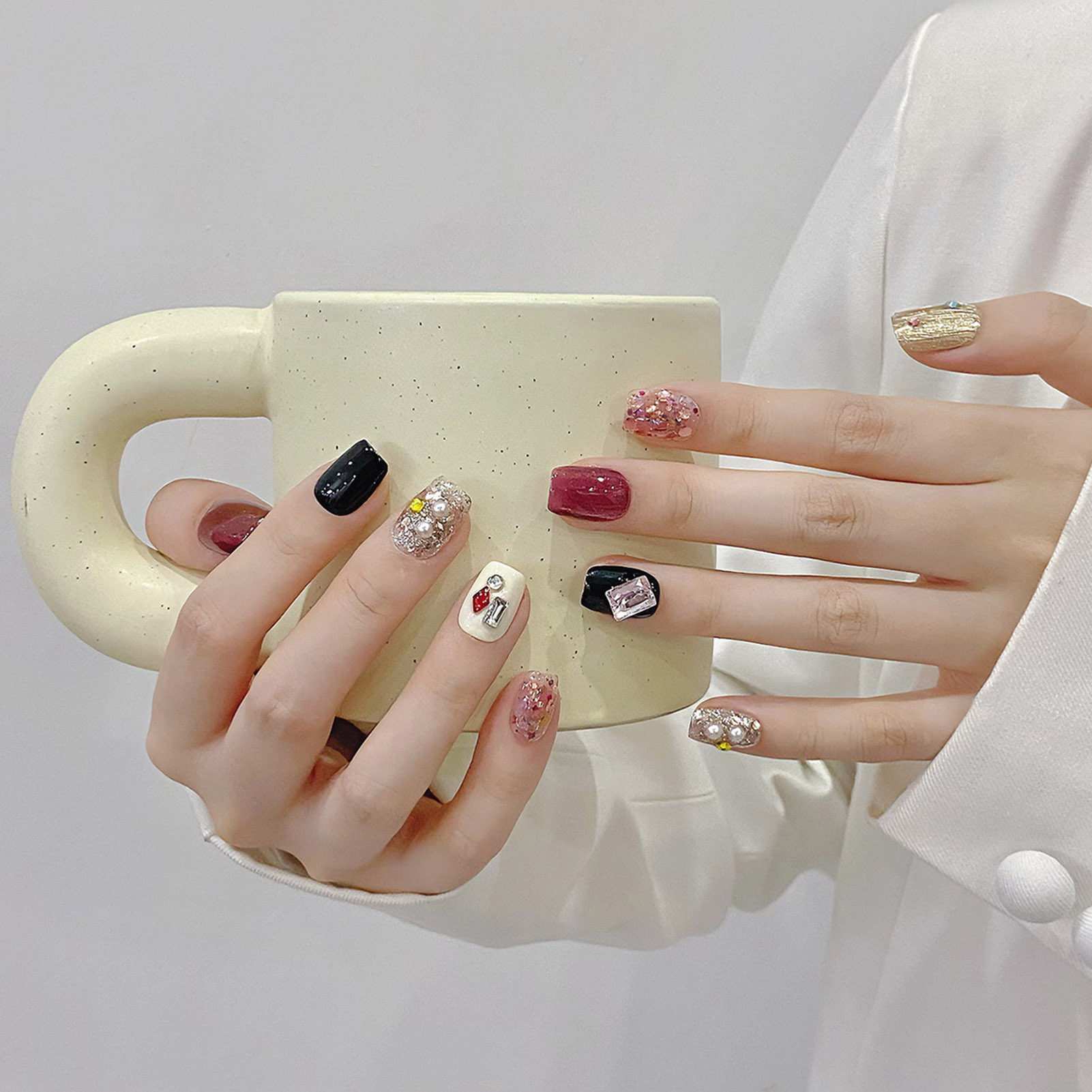 Handmade Press on Nails Glitte - đánh giá và giá Nail Art Gliter